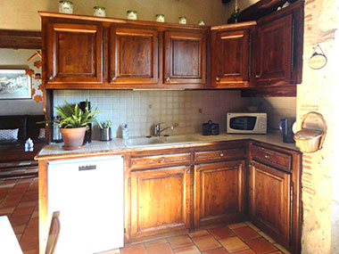 The fitted kitchen