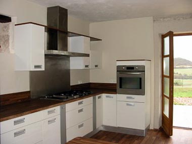 The fitted kitchen